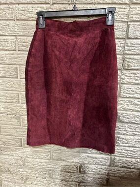 Vintage Women’s Genuine Leather Pencil Skirt - Burgundy Zipper and Snap Size 3